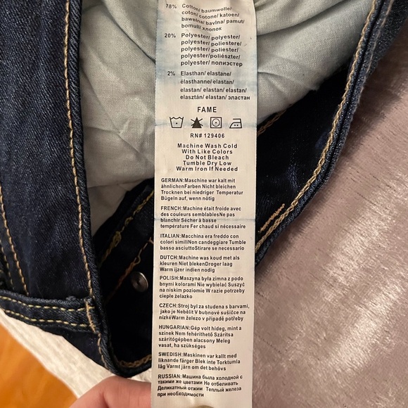 Venus Bermuda Jean Shorts Dark Wash Size 4 - Picture 12 of 12